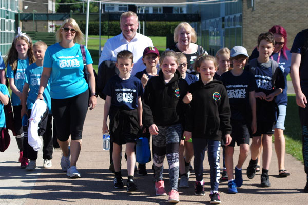 Image demonstrating Over 1,000 school children celebrate The Daily Mile