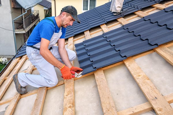 Image demonstrating Beware of rogue roofers and repair men 