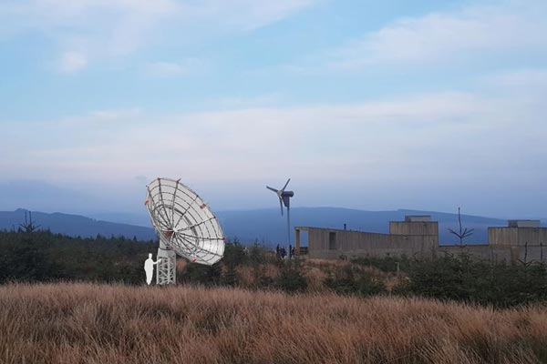 Radio astronomy telescope