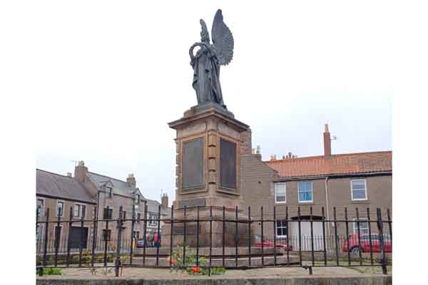Castlegate War Memorial in Berwick