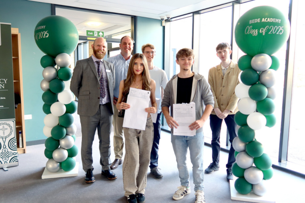 Image demonstrating Northumberland A-Level and BTEC students celebrate on results day
